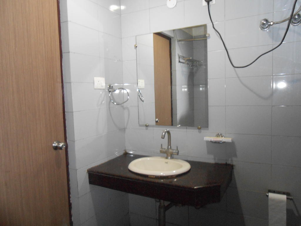 גווהטי Hotel Fame City חדר תמונה